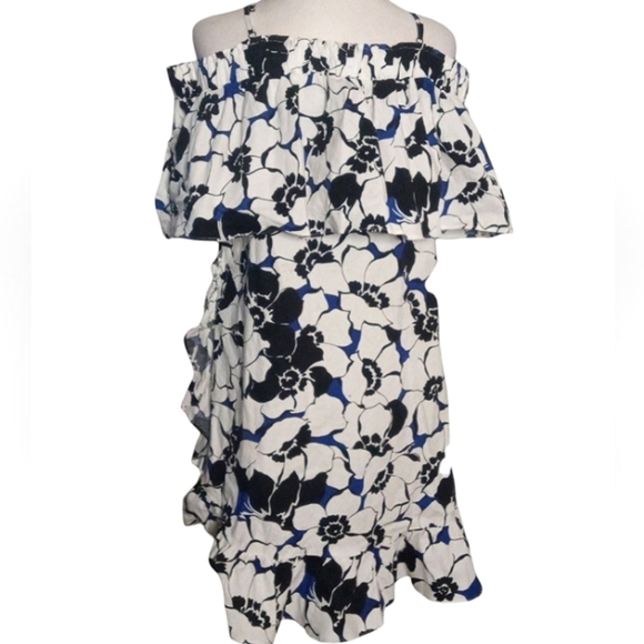 Beautiful Who What Wear Floral Ruffle Hem Off Shoulder Dress Size Medium NWT - Picture 3 of 7